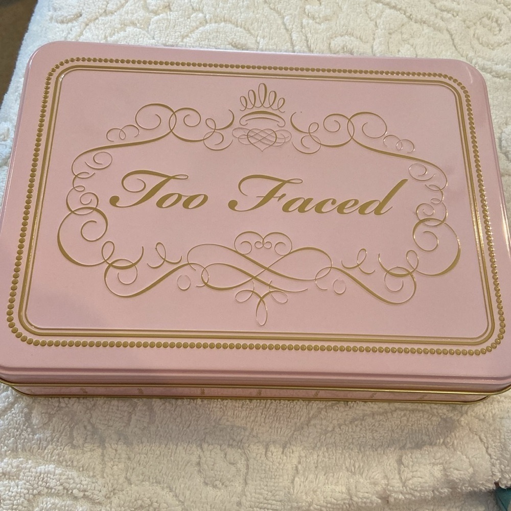 Collectable TOO FACED sweet indulgence. Brand new - Picture 3 of 6